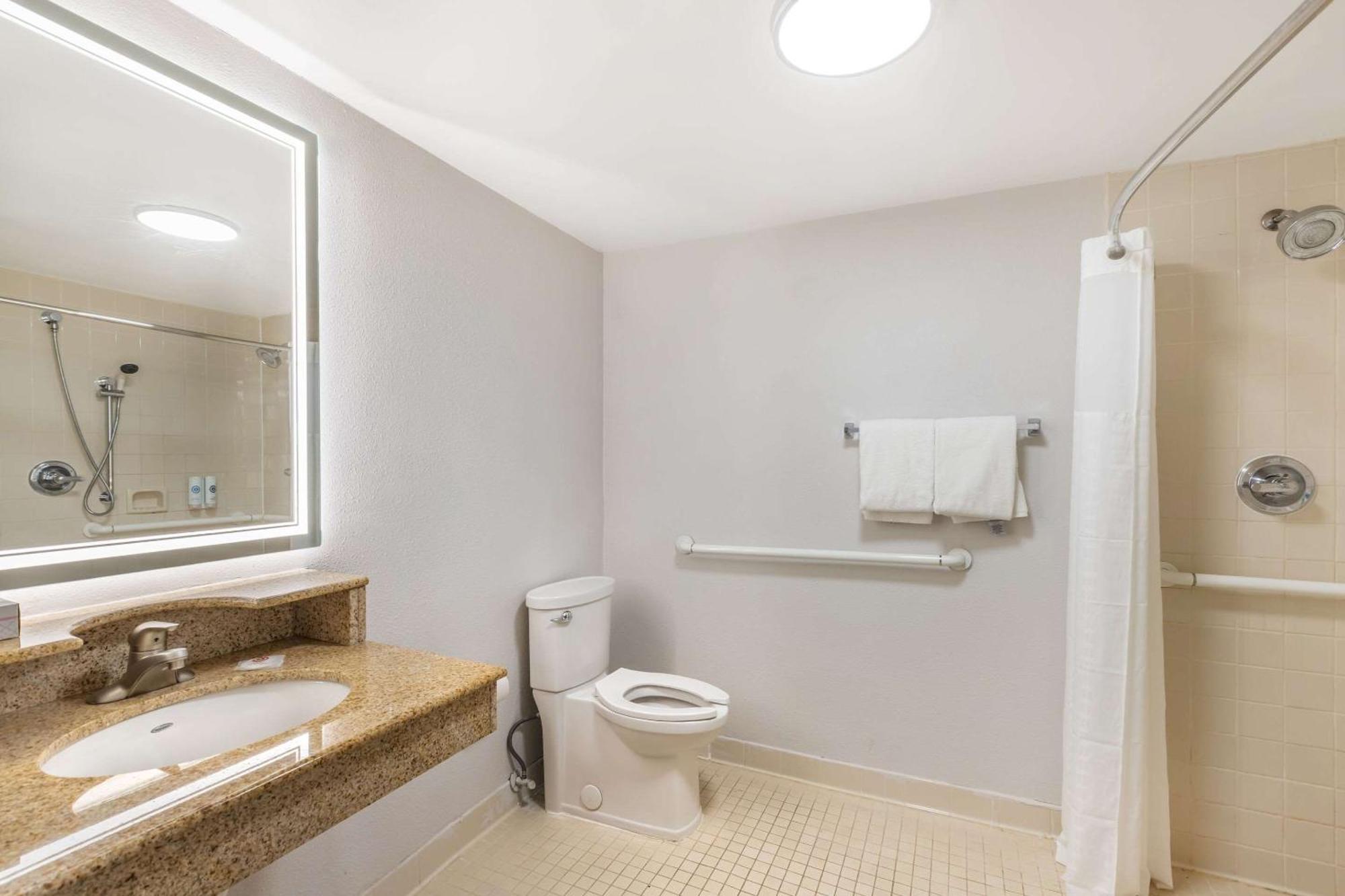 Comfort Inn & Suites Arlington Heights - Buffalo Grove Exterior photo