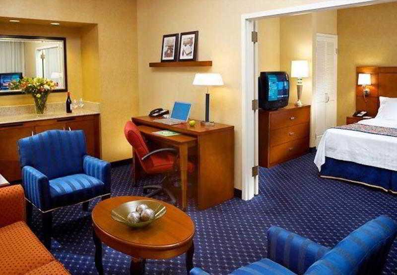 Comfort Inn & Suites Arlington Heights - Buffalo Grove Room photo
